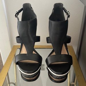 Size 7.5 women’s Gianni Bini